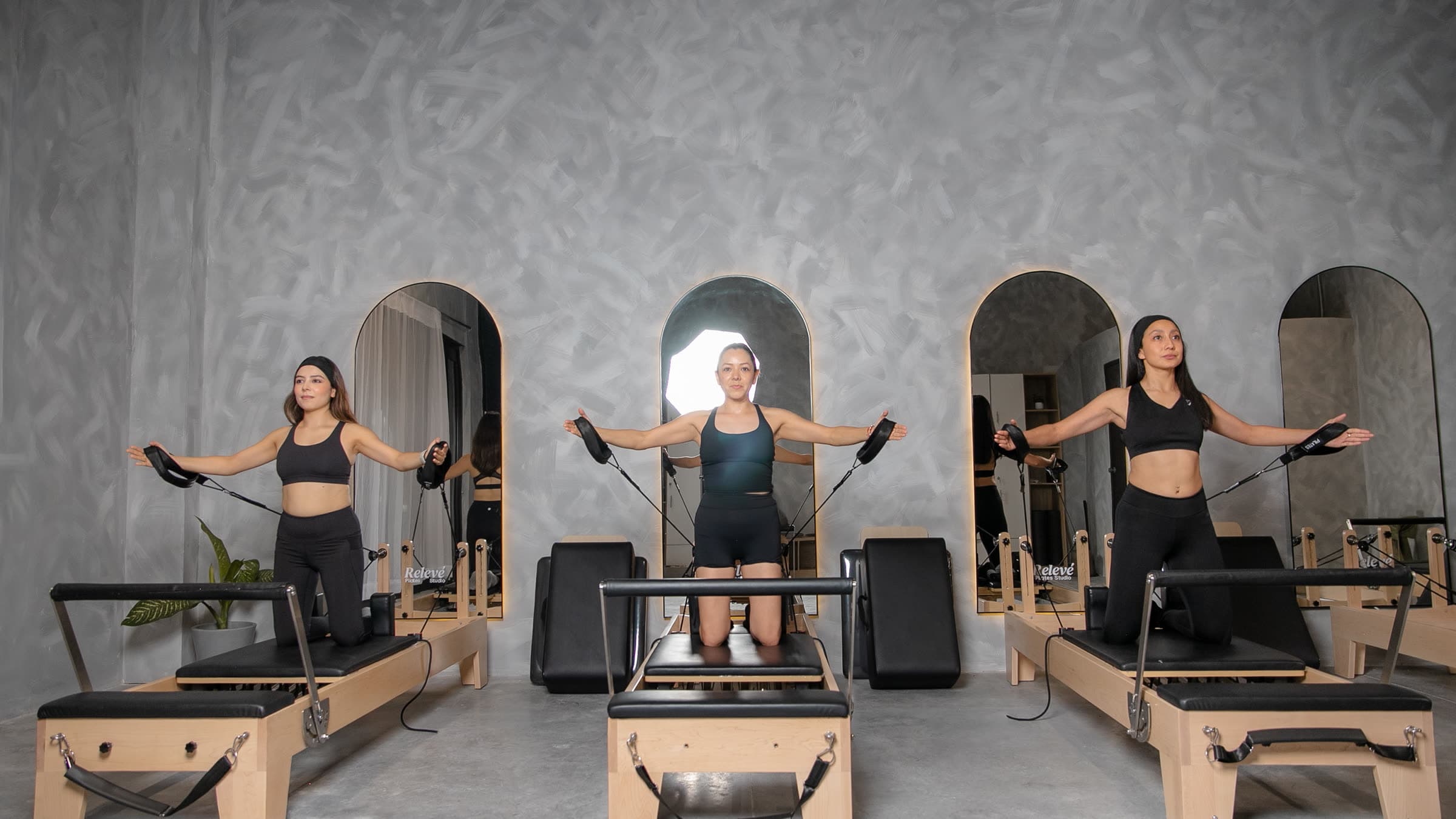 Salón de Relevé con las camas reformer